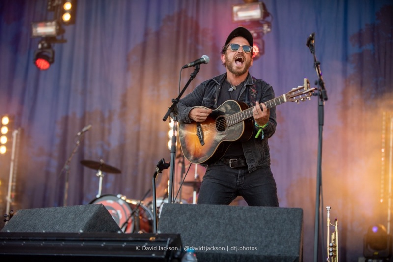 Holy Moly & The Crackers performing at Cropredy Convention, Saturday, August 13, 2022. Photo by David Jackson.
