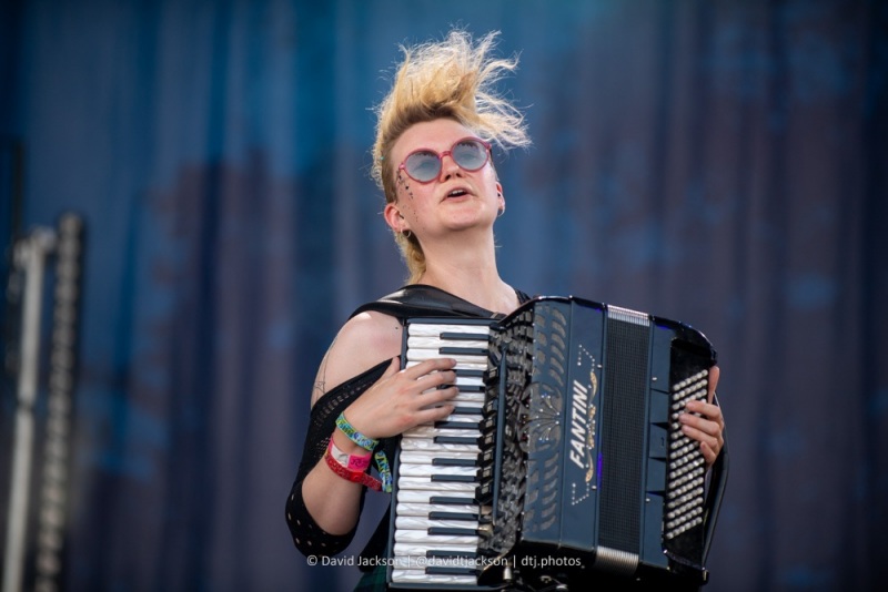 Holy Moly & The Crackers performing at Cropredy Convention, Saturday, August 13, 2022. Photo by David Jackson.