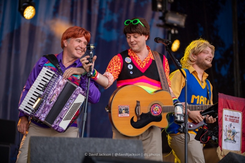 The Bar Steward Songs of Val Doonican performing at Cropredy Convention, Saturday, August 13, 2022. Photo by David Jackson.