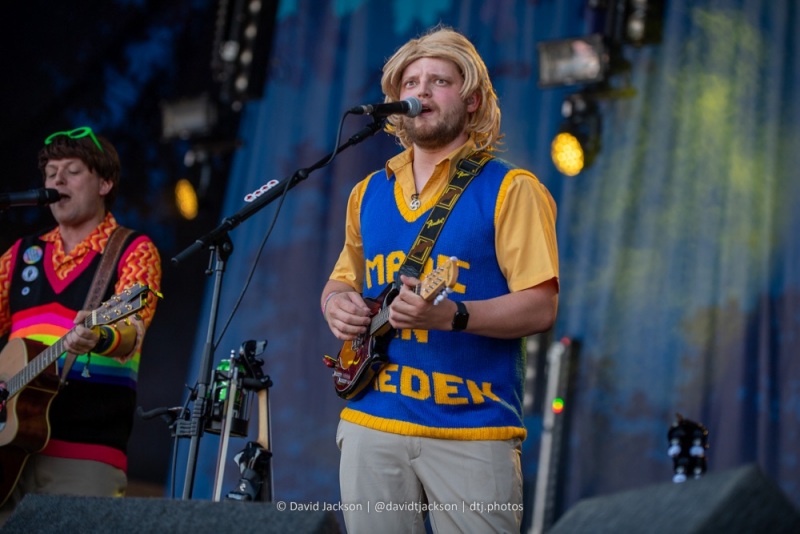 The Bar Steward Songs of Val Doonican performing at Cropredy Convention, Saturday, August 13, 2022. Photo by David Jackson.