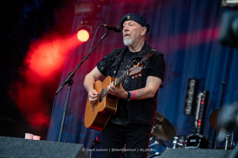 Richard Thompson performing at Cropredy Convention, Saturday, August 13, 2022. Photo by David Jackson.