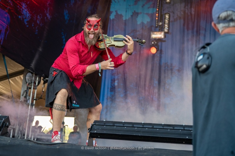 The Bar Steward Songs of Val Doonican performing at Cropredy Convention, Saturday, August 13, 2022. Photo by David Jackson.