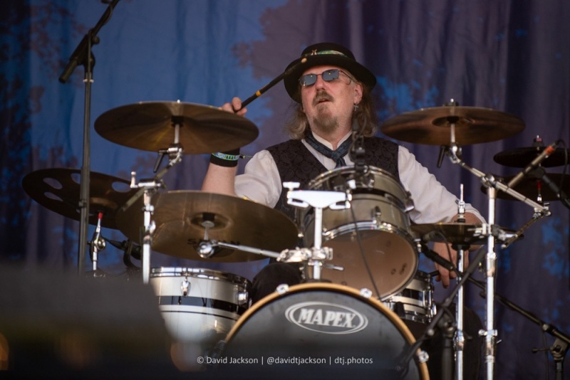 The Slambovian Circus Of Dreams performing at Cropredy Convention, Friday, August 12, 2022. Photo by David Jackson.