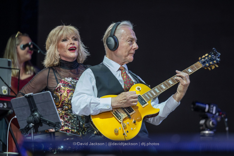 Toyah Willcox & Robert Fripp performing on the opening day of Cropredy Convention 2023. Photo by David Jackson.