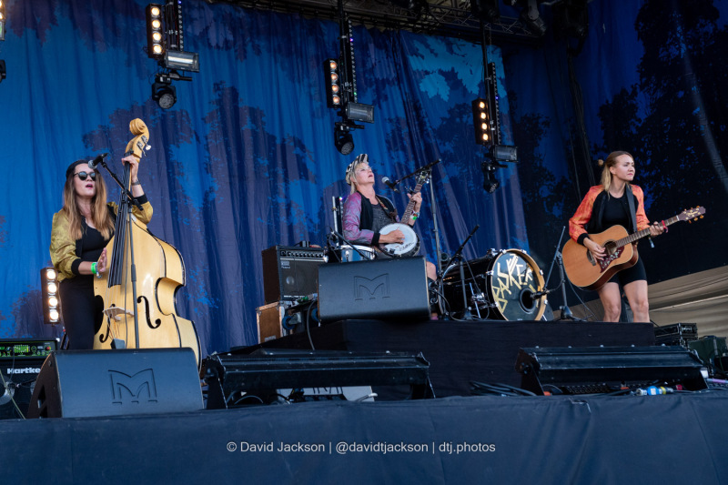 Baskery onstage at Cropredy Convention on Friday, August 9, 2024. Photo by David Jackson.