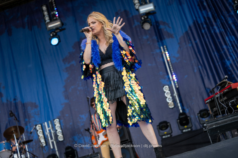 Elles Bailey onstage at Cropredy Convention on Friday, August 9, 2024. Photo by David Jackson.