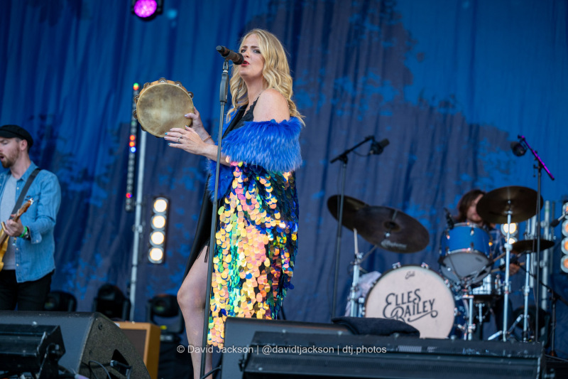 Elles Bailey onstage at Cropredy Convention on Friday, August 9, 2024. Photo by David Jackson.