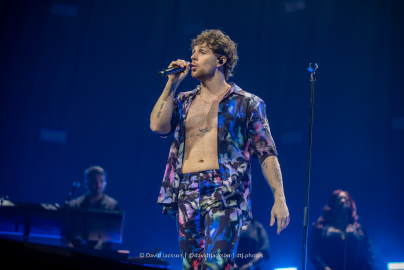 Tom Grennan on stage at the Utilita Arena, Birmingham, March 10, 2023. Photo by David Jackson.
