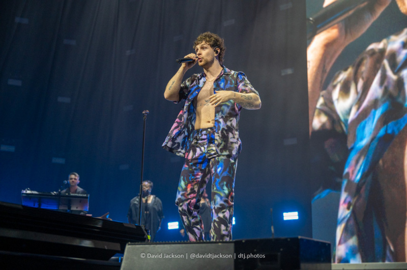 Tom Grennan on stage at the Utilita Arena, Birmingham, March 10, 2023. Photo by David Jackson.