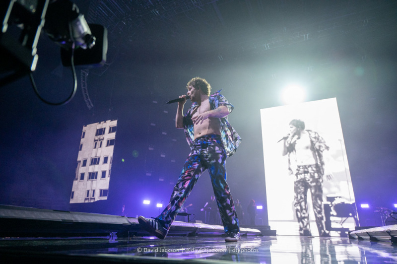 Tom Grennan on stage at the Utilita Arena, Birmingham, March 10, 2023. Photo by David Jackson.