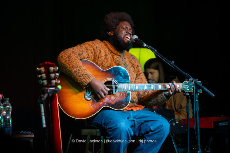 Michael Kiwanuka on stage at the HMV Vault in Birmingham on Saturday, November 23, during an in-store performance to promote his new album. Photo by David Jackson.