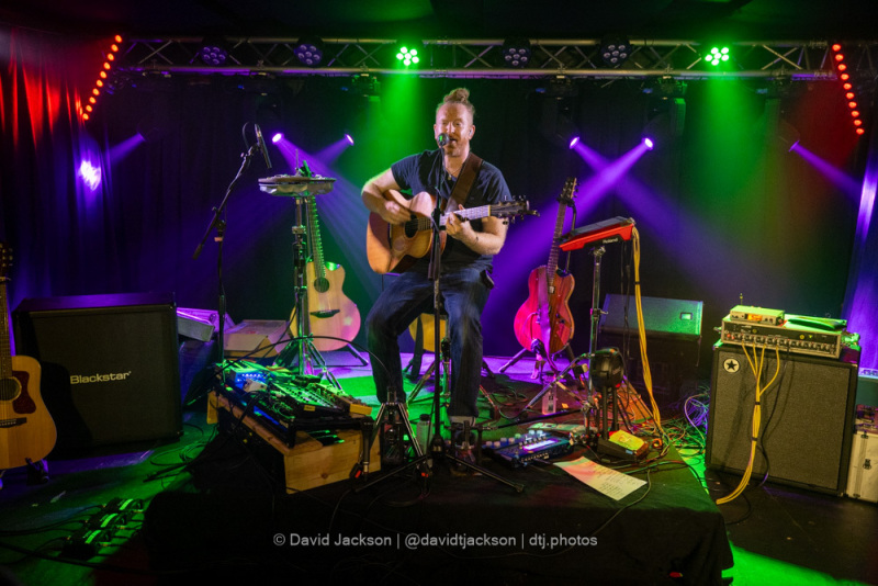 Newton Faulkner performing at The Black Prince in Northampton on Friday, September 1, 2023. Photo by David Jackson.