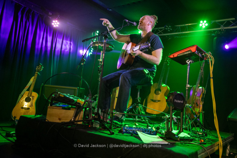 Newton Faulkner performing at The Black Prince in Northampton on Friday, September 1, 2023. Photo by David Jackson.