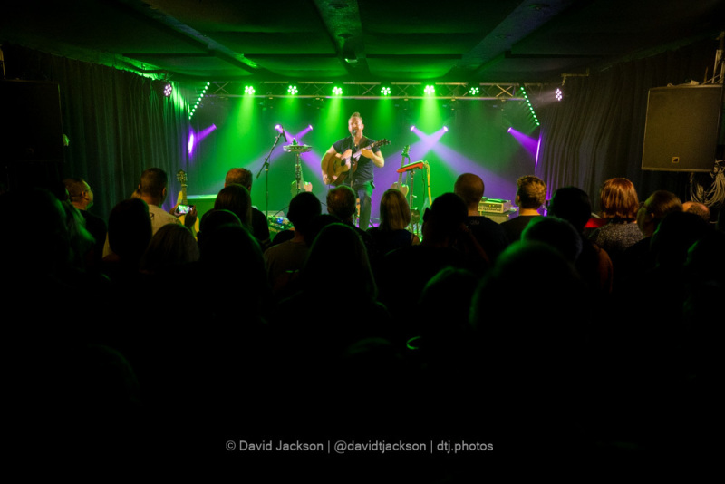Newton Faulkner performing at The Black Prince in Northampton on Friday, September 1, 2023. Photo by David Jackson.