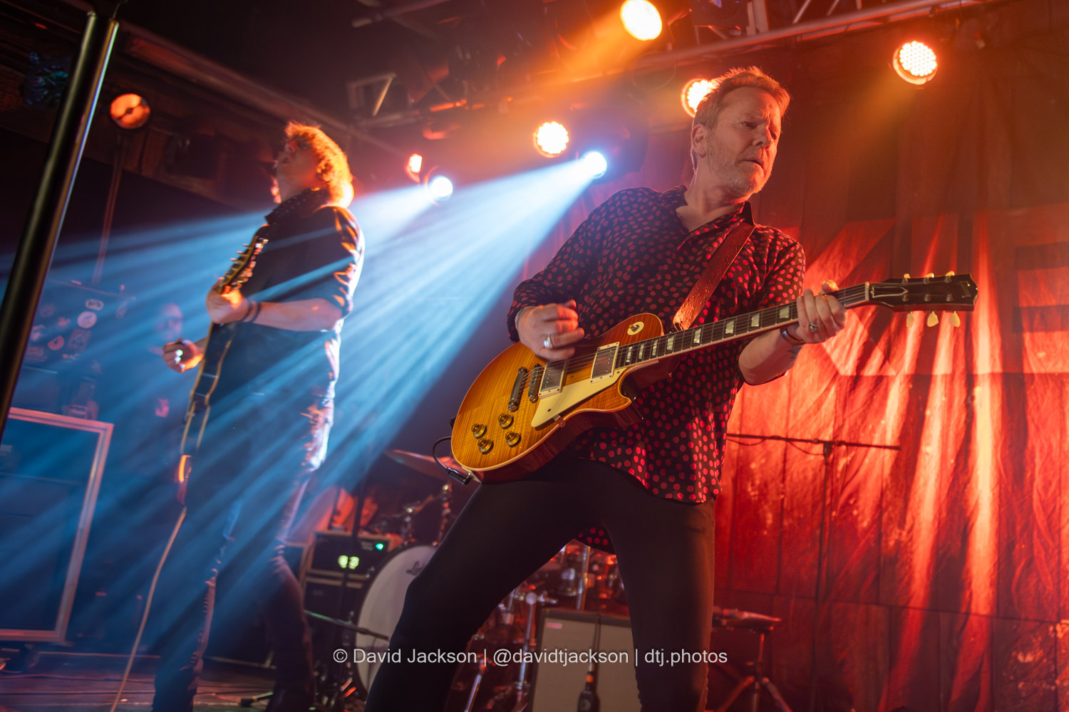 Kiefer Sutherland on stage at the Roadmender in Northampton on Tuesday, August 13, 2024. Photo by David Jackson.