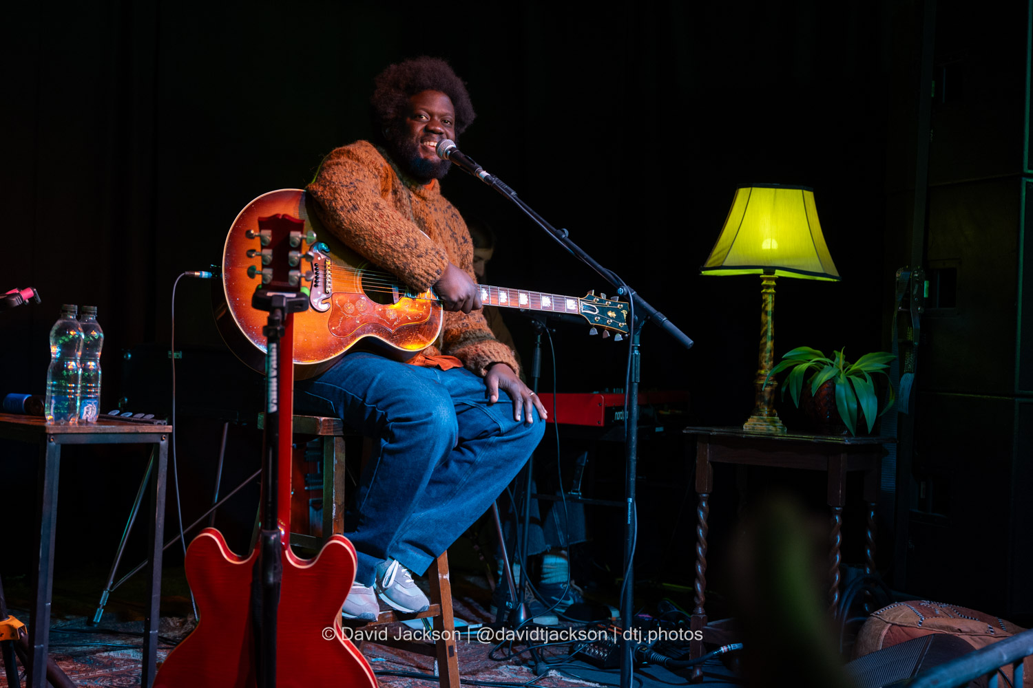 Michael Kiwanuka on stage at the HMV Vault in Birmingham on Saturday, November 23, during an in-store performance to promote his new album. Photo by David Jackson.
